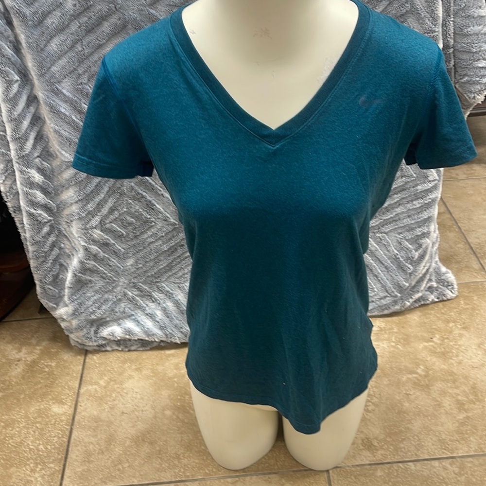 Nike top